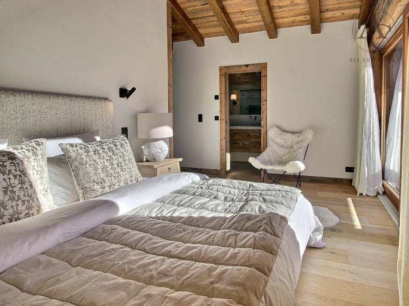 Châlet - 320 m² - 9 pièces