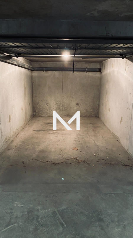 Parking / Garage - 13 m²