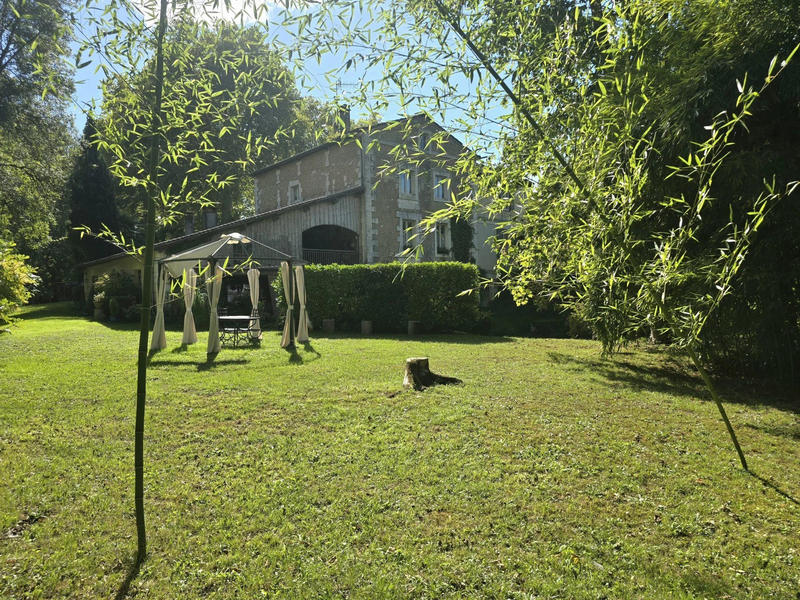 Maison ancienne - 220 m² - 7 pièces