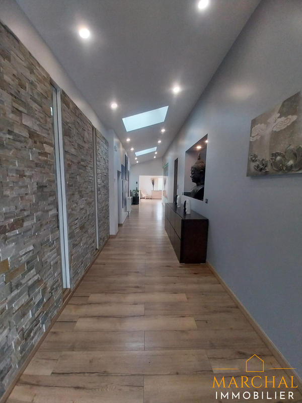 Maison - 180 m² - 7 pièces