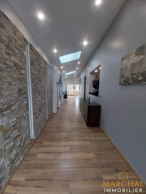 Maison - 180 m² - 7 pièces