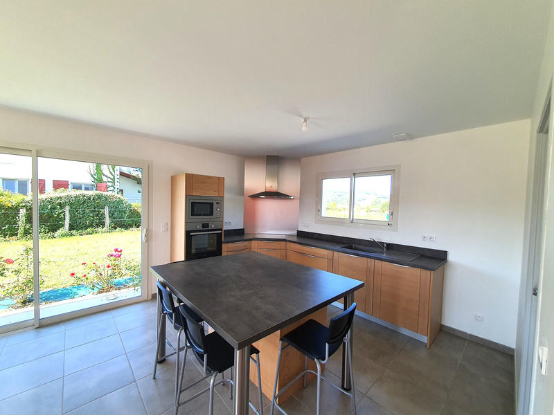 Maison - 102 m² - 5 pièces