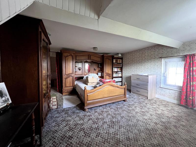 Maison - 141 m² - 7 pièces