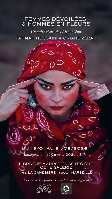 Femmes dévoilées et hommes en fleurs