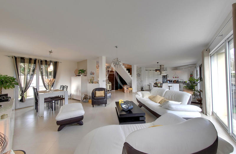 Maison - 170 m² - 7 pièces