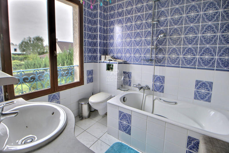 Maison - 130 m² - 7 pièces