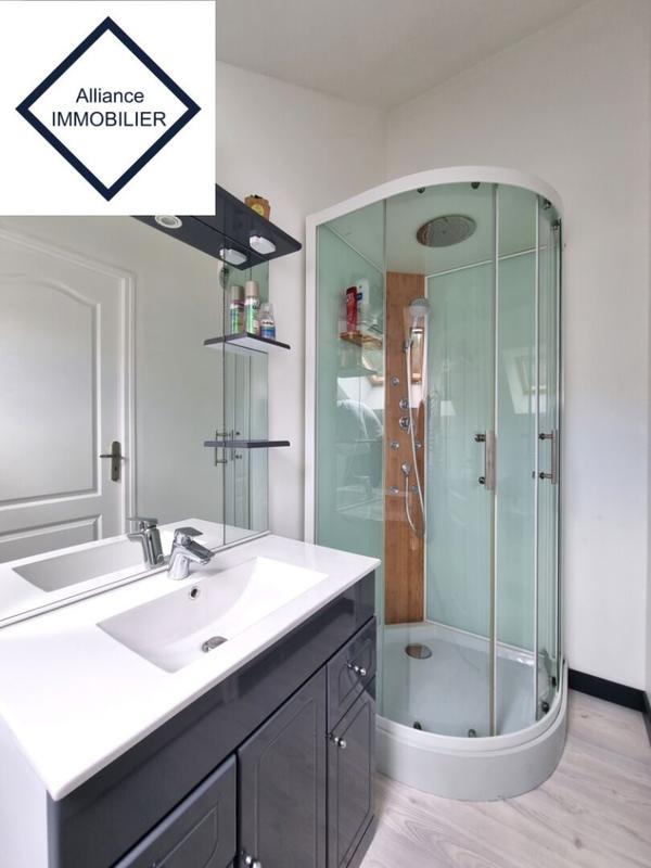 Maison - 196 m² - 7 pièces