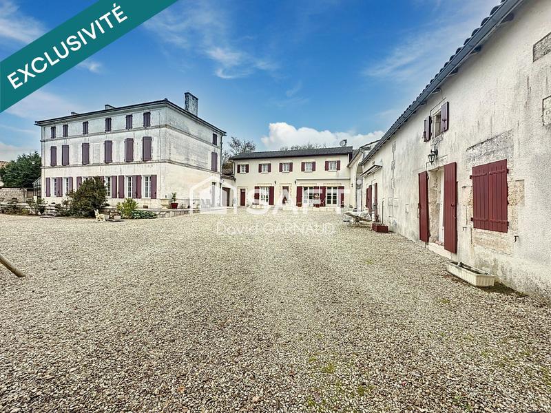 Maison de maîtres - 441 m² - 14 pièces