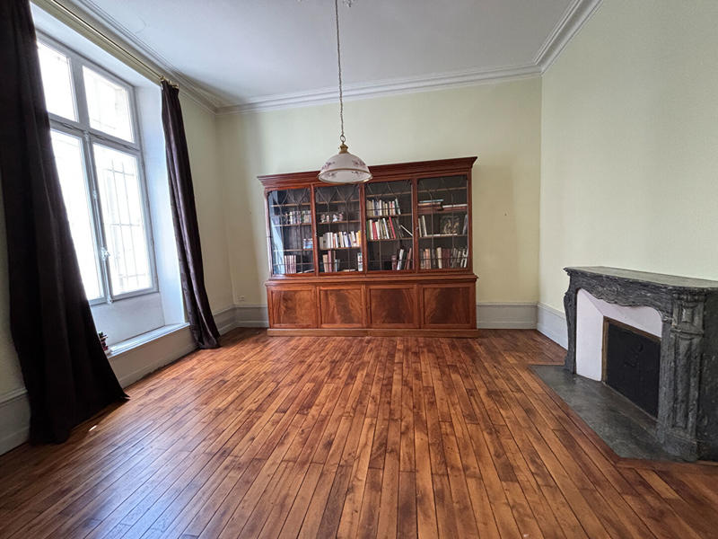 Maison - 220 m² - 8 pièces