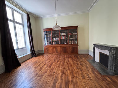 Maison - 220 m² - 8 pièces