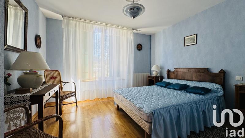 Maison - 375 m² - 13 pièces