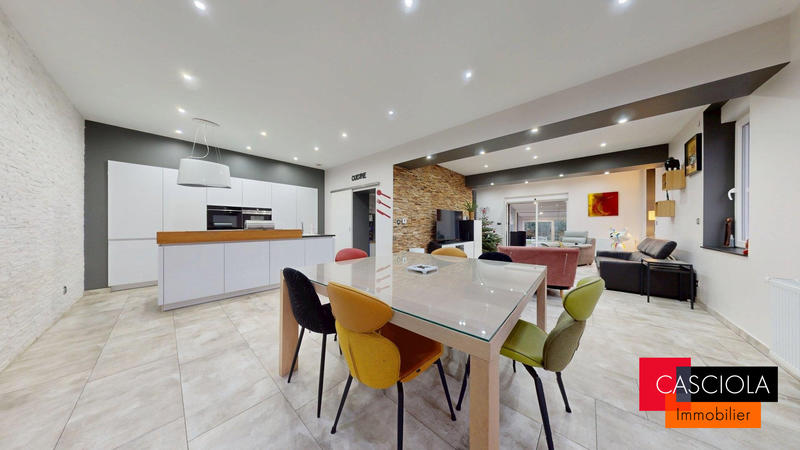 Maison ancienne - 212 m² - 7 pièces