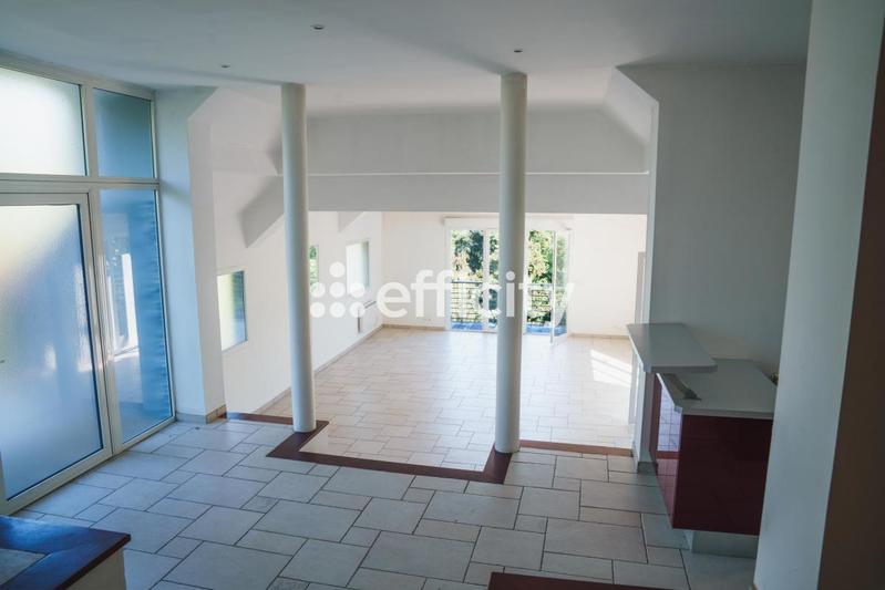 Villa - 230 m² - 9 pièces