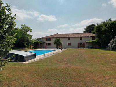 Maison de campagne - 242 m² - 8 pièces