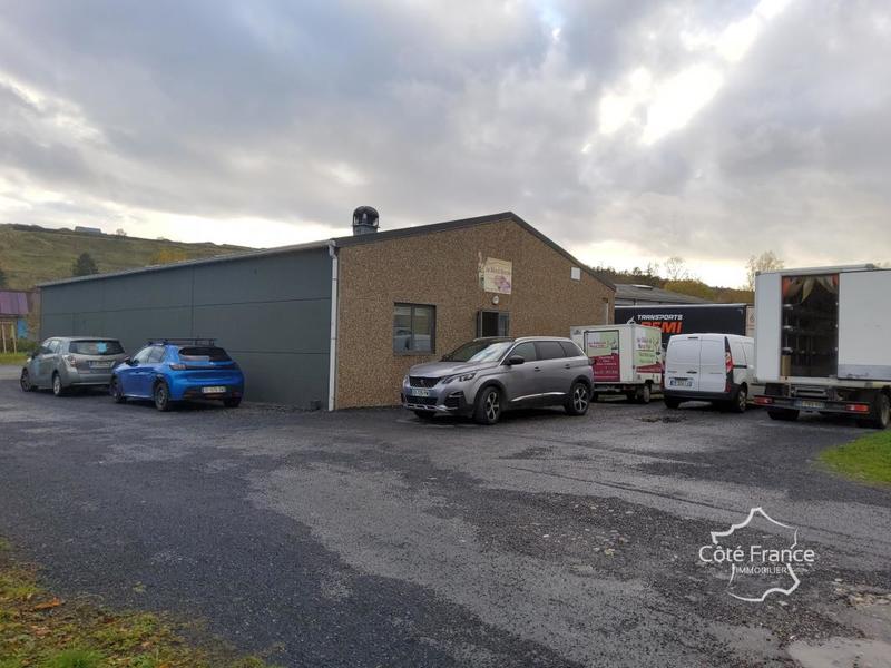 Local d'activité / Entrepôt - 208 m²