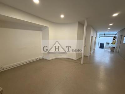 Local commercial - 311 m²