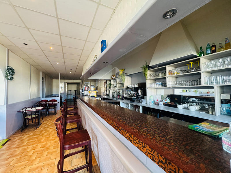 Maison - 275 m² - 10 pièces