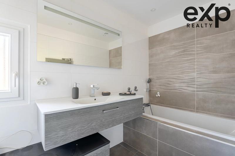 Maison - 97 m² - 5 pièces