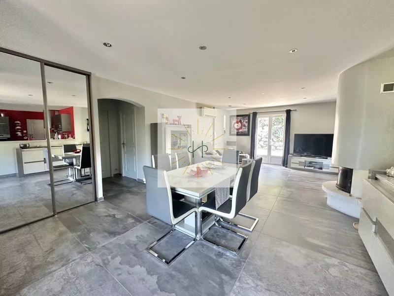 Maison - 188 m² - 9 pièces