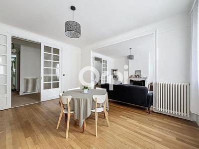 Maison - 280 m² - 7 pièces