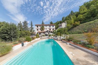 Gîte - 560 m² - 20 pièces