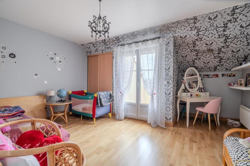 Maison - 181 m² - 8 pièces