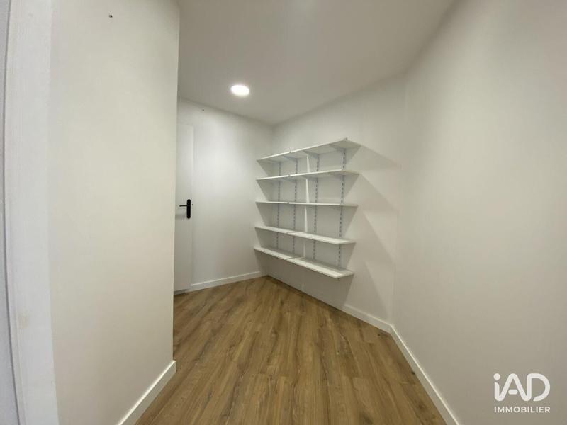 Local commercial - 261 m²