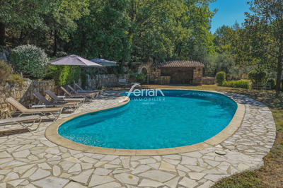 Propriété - 400 m² - 9 pièces