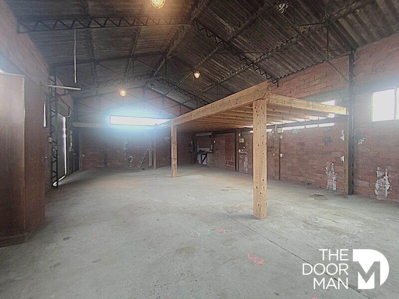 Local commercial - 170 m² - 4 pièces