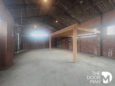 Local commercial - 170 m² - 4 pièces