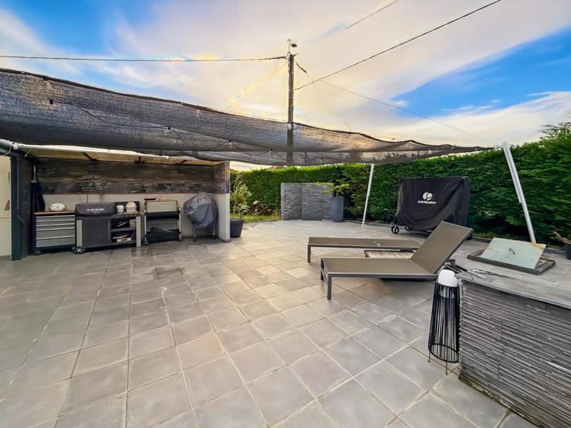 Maison - 230 m² - 6 pièces