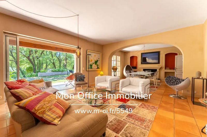 Propriété - 375 m² - 10 pièces