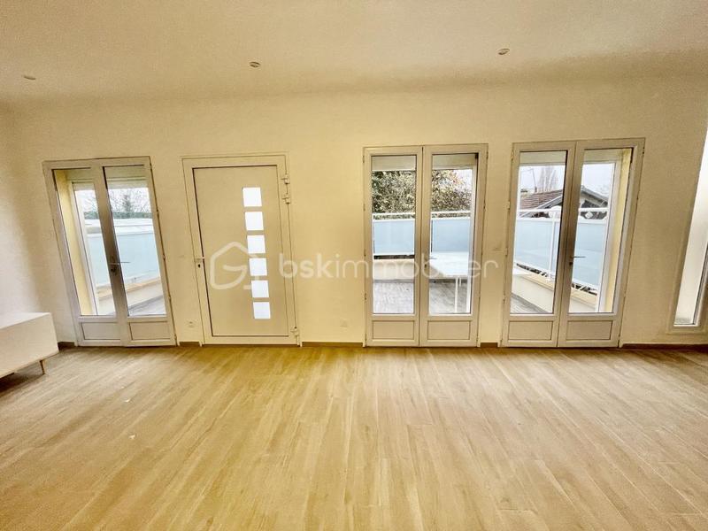 Appartement - 75 m² - 3 pièces