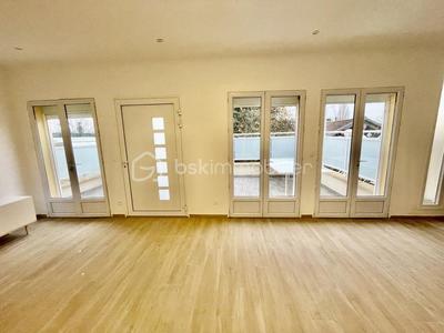 Appartement - 75 m² - 3 pièces