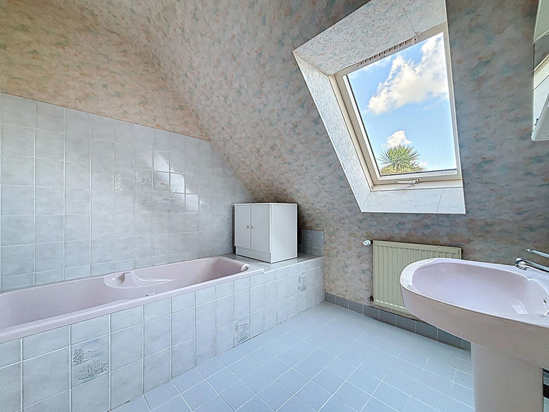 Maison - 93 m² - 5 pièces