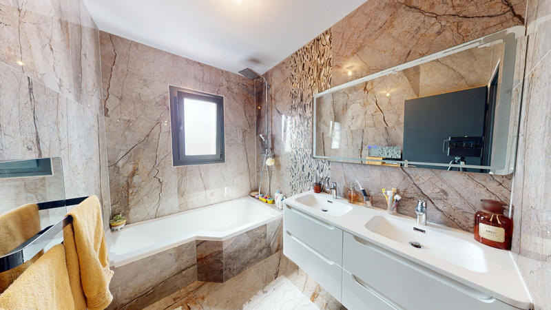 Maison - 154 m² - 6 pièces