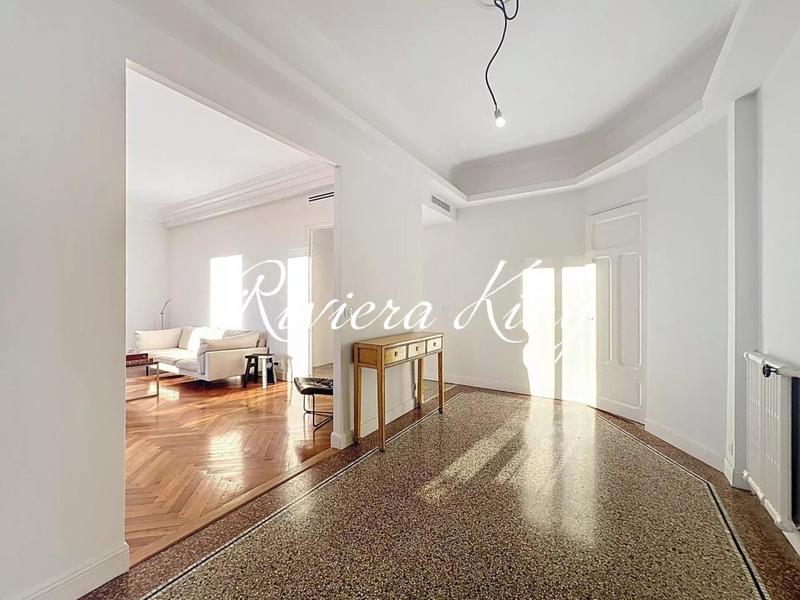 Appartement bourgeois - 134 m² - 4 pièces