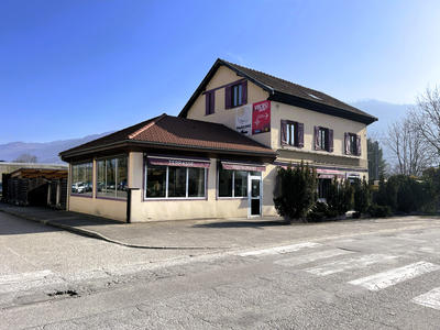 Maison - 352 m² - 10 pièces