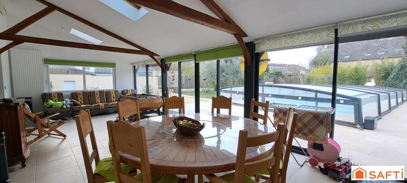 Maison - 217 m² - 6 pièces