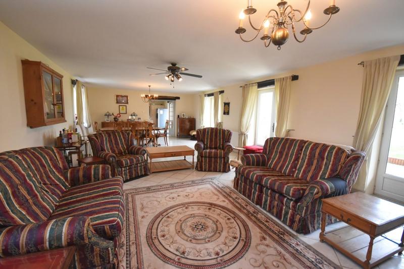 Maison - 377 m² - 8 pièces