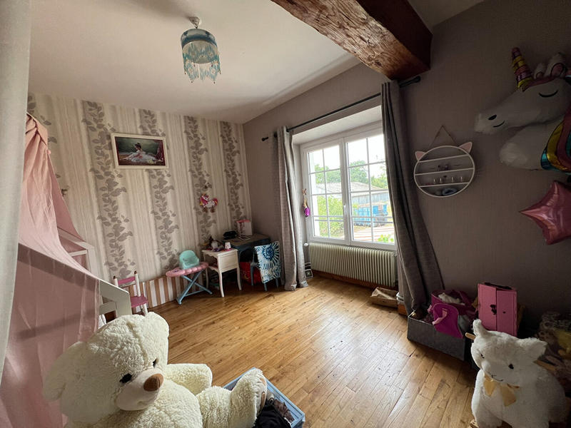 Maison - 185 m² - 9 pièces