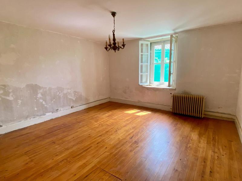 Maison - 233 m² - 10 pièces