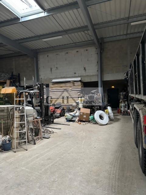 Entrepôt - 591 m²