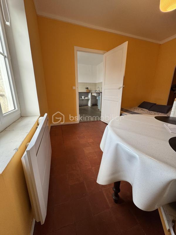 Studio - 85 m² - 4 pièces