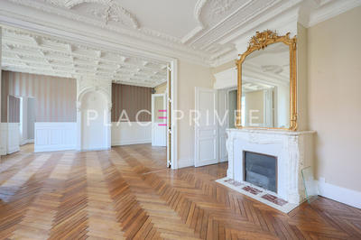 Appartement - 158 m² - 6 pièces