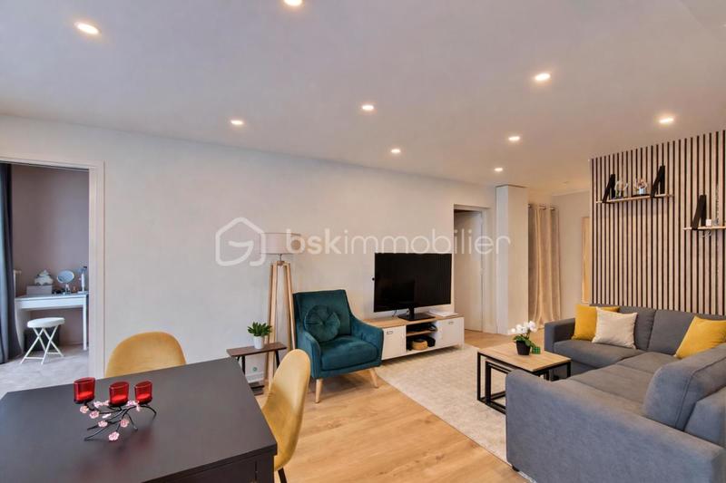 Appartement - 80 m² - 4 pièces