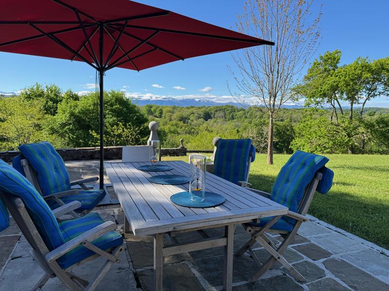 Maison - 230 m² - 10 pièces