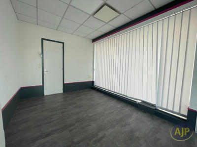 Local commercial - 89 m² - 4 pièces