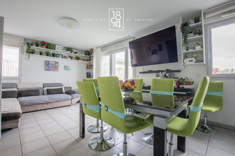 Appartement - 90 m² - 5 pièces