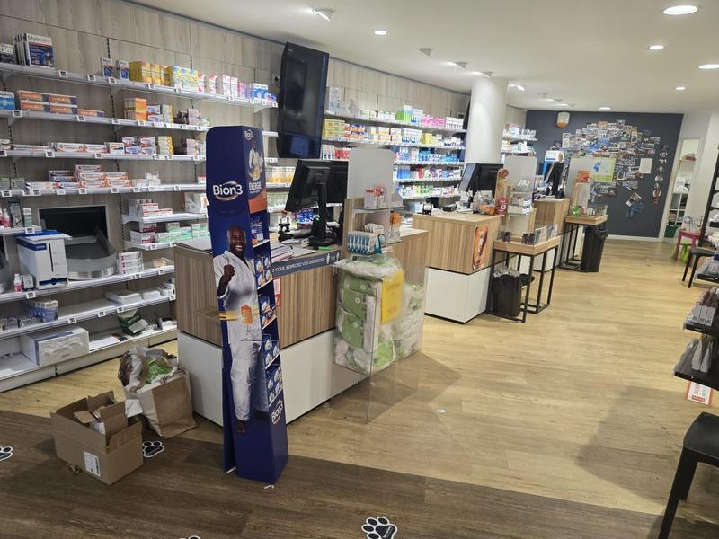 Local commercial - 600 m² - 15 pièces